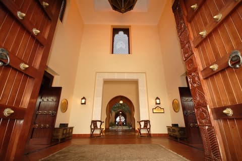 Avani Pemba Beach Hotel, Interior entrance