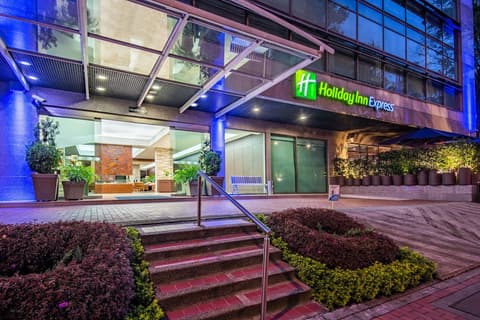 Holiday Inn Express Bogotá - Parque La 93 by IHG, Front of property - evening/night