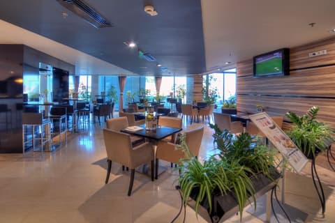 INTERNATIONAL Hotel Casino & Tower Suites