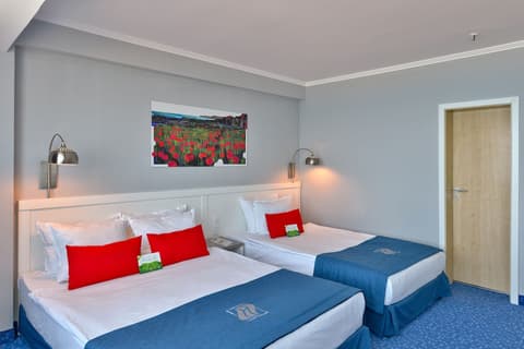 INTERNATIONAL Hotel Casino & Tower Suites