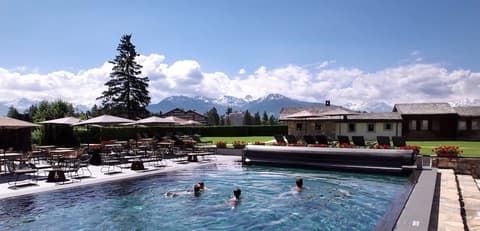 Hôtel de l'Etrier, Pool