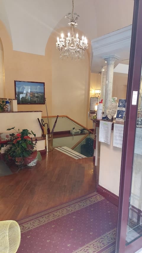 Hotel Demetra Capitolina, Interior entrance