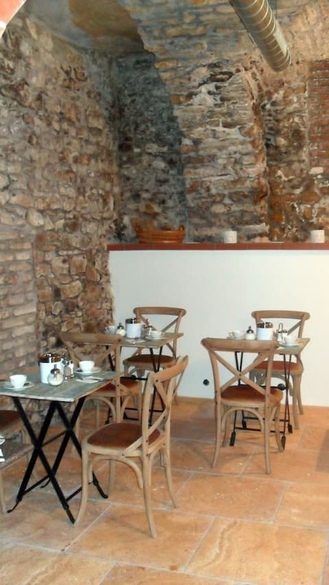 Jungmann, Breakfast area