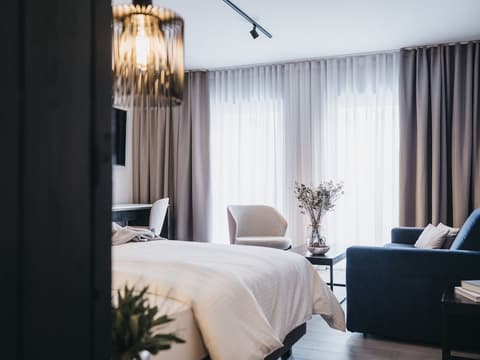 The Crystal VAYA Unique