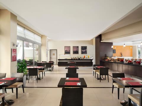 ibis Muscat