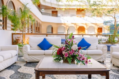 Muthu Oura Praia Hotel, Lobby sitting area