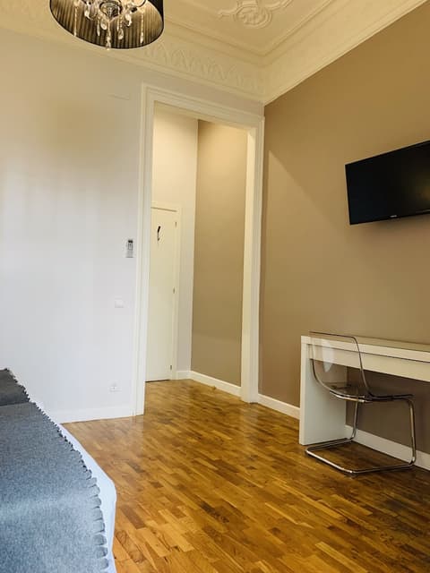 Super Balmes Guest House