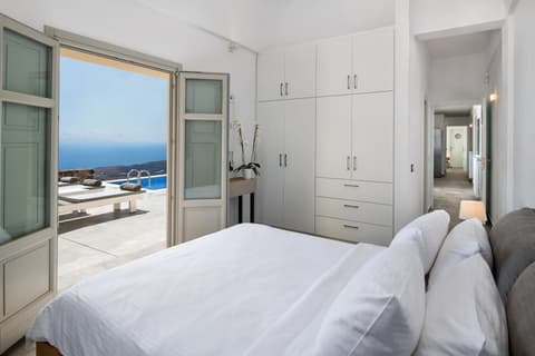 Theano Cave Suites & Villas