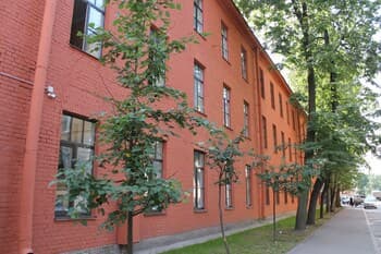 Petrovskiy Art Loft, Front of property