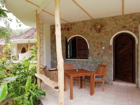 Bliss Hotel Praslin, Terrace/patio