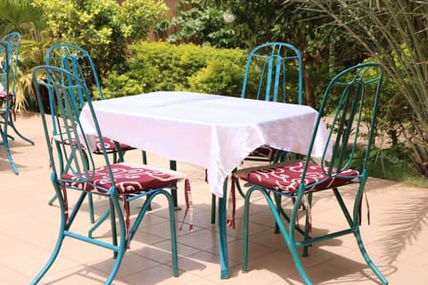 Residence Yipene, Outdoor dining