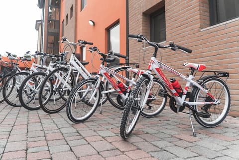 Hotel Guerro, Bicycling