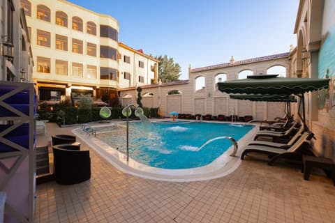 Dilimah Premium Luxury Hotel, Terrace/patio