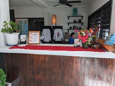 Azure Del Mar, Reception