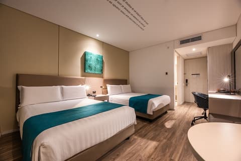 Estelar Square, Room