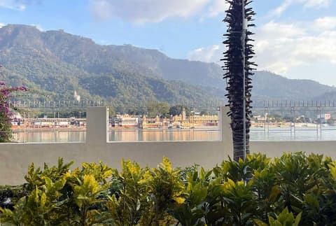 Yog Niketan by Sanskriti