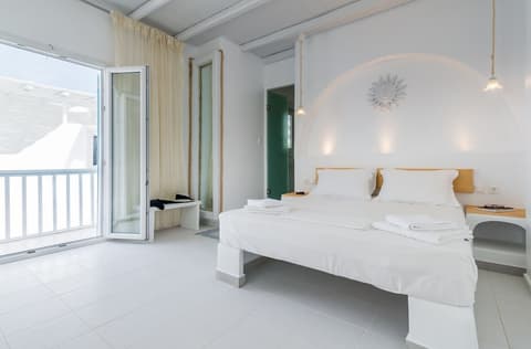 Niki Savvas Studio & Suites