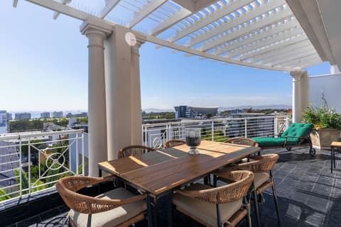 Romney Park Luxury Apartments, Room