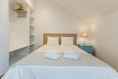 Home Out Rooms & Apartments, Room