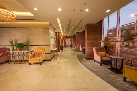 Blue Inn, Interior entrance