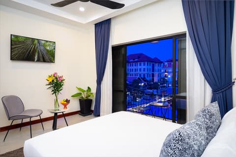 Blanc Smith Residence