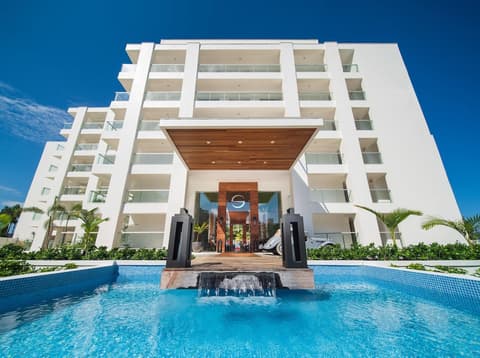S Hotel Montego Bay - Luxury Boutique All Inclusive Hotel, Front of property