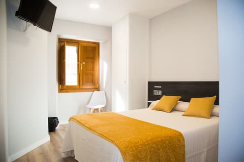 Pensión San Antón - Hostel