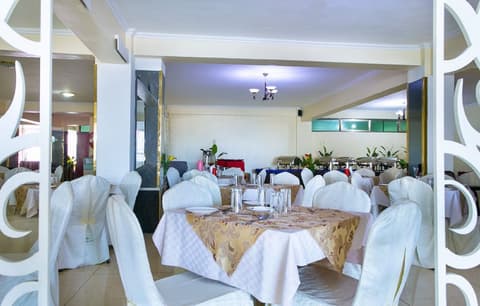 The Legacy Hotel & Suites, Restaurant