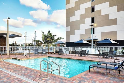 AC Hotel by Marriott Miami Airport West/Doral