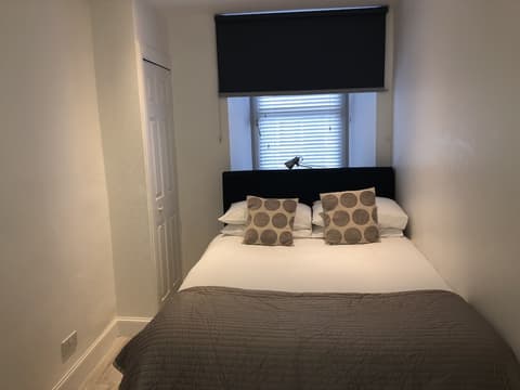 Chapel Apartments, Room