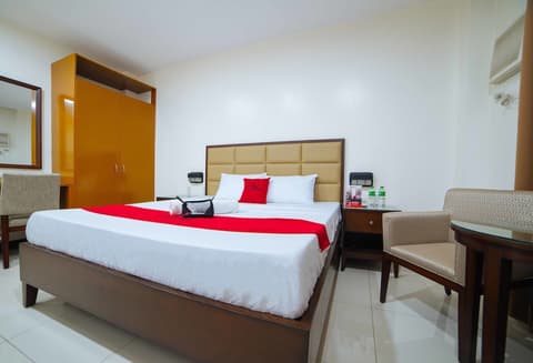 RedDoorz near Angeles University Foundation