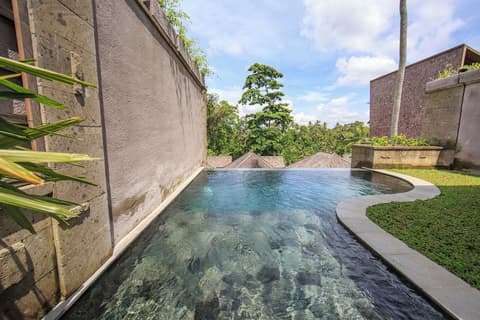 Tejaprana Bisma, Room