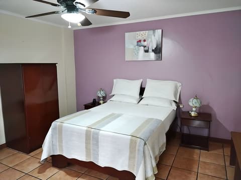 Hotel Puerta del Sol - San Jose Airport