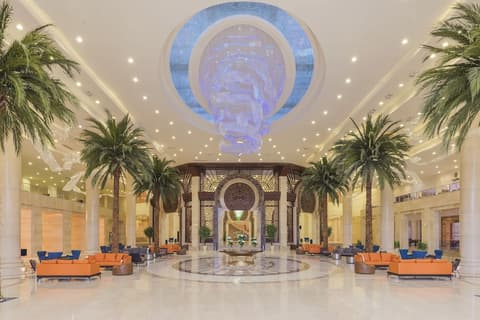 Triumph Luxury Hotel, Lobby
