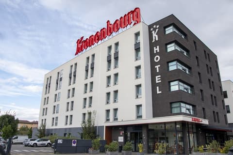 K Hotel, Exterior