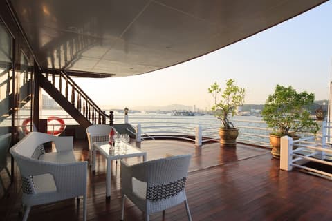 Halong Sapphire Cruise, Terrace/patio