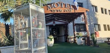 NEVE MIDBAR MOTEL