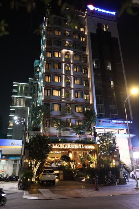 Au Lac Legend Hotel, Front of property