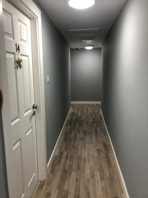 Brownlows Inn, Interior entrance