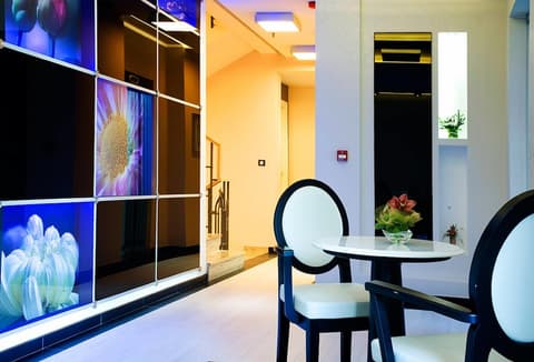 Hotel SOA, Lobby sitting area