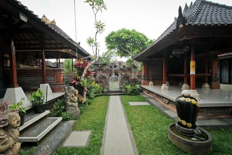 Awan Bali House, Property grounds