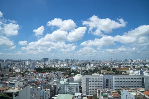 Holiday Inn & Suites Saigon Airport by IHG