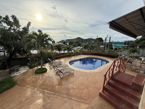 Black Pearl Inn, Pool