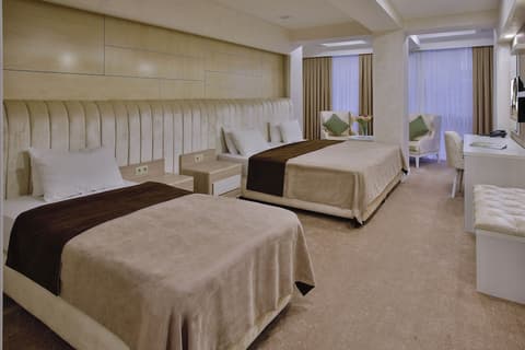 Ganjali Plaza Hotel, Room