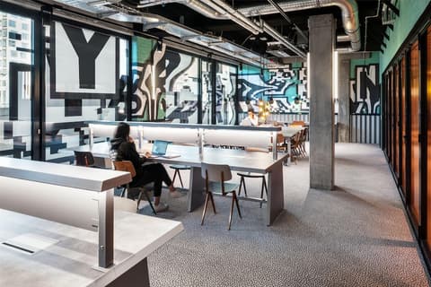 The Social Hub Berlin, Business center