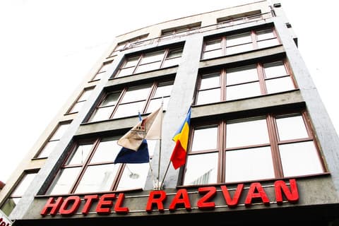 Hotel Razvan, Front of property