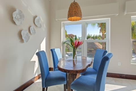 Sirenian Bay Resort - Villas & All Inclusive Bungalows, In-room dining