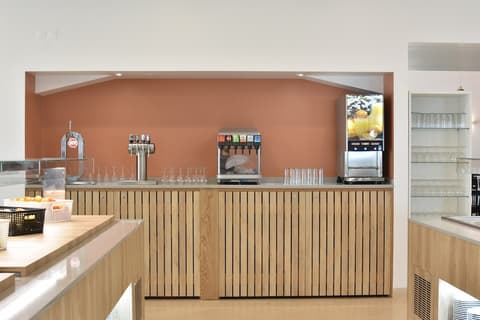 Golden Club Cabanas, Restaurant