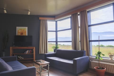 The Cliff Hotel