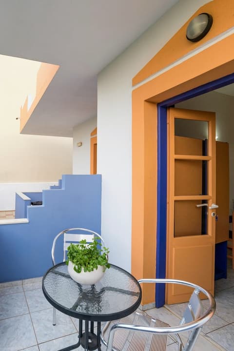 Eltina Apartments, Balcony